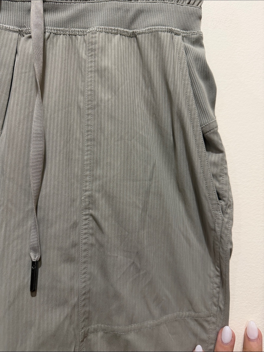 Lululemon Dance Studio Mid-Rise Cropped Pant in Warm Ash Grey size 4 - Picture 7 of 13